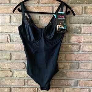 Maidenform Midnight Black Lace Bodysuit 36C Built In Bra With Underwire NWT